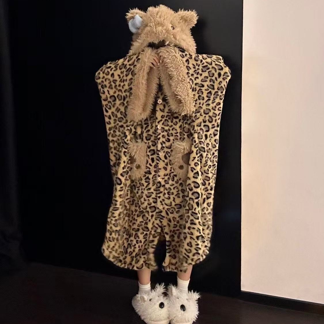 2025 Leopard Print Coral Fleece Pajamas Women's Autumn and Winter Thickened Warm Stuffed Pajamas Long Home Clothes for Outerwear