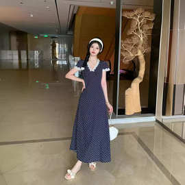 2024年大码女装复古拼接蕾丝V领气质连衣裙胖MM波点印花短袖长裙