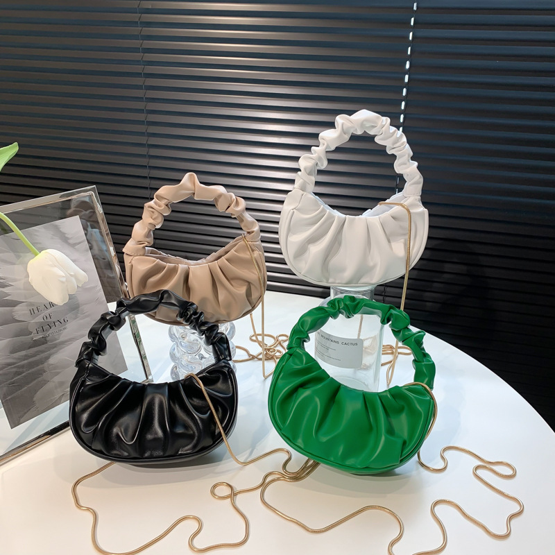 2024 Estate Nuovo Trendy Internet Rosso Versatile Monospalla Sottobraccio Alla Moda Portatile Semplice Piegato Borsa Nuvola_voghion.com