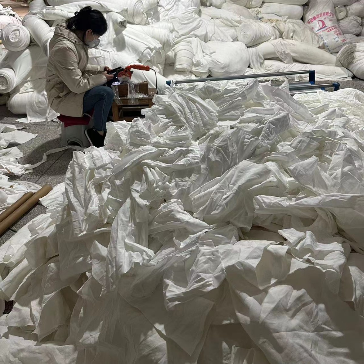 白色牛奶丝擦机布全棉工业抹布头论斤包邮吸油吸水大块碎布