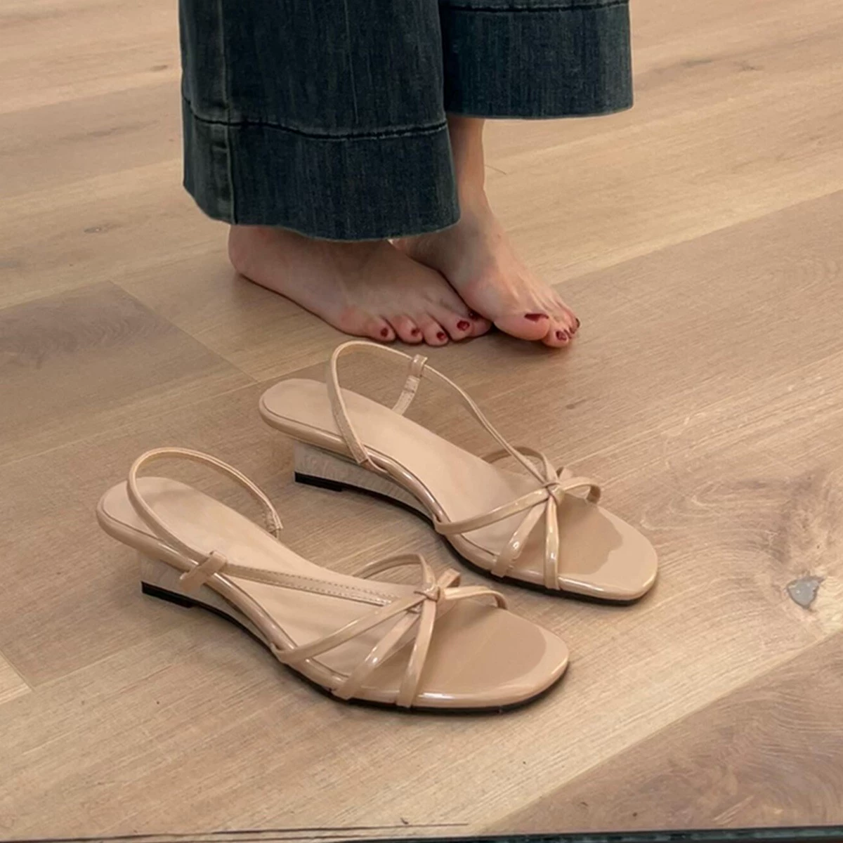 法式坡跟露趾绝美凉鞋女简约气质配裙子外穿百搭罗马凉鞋