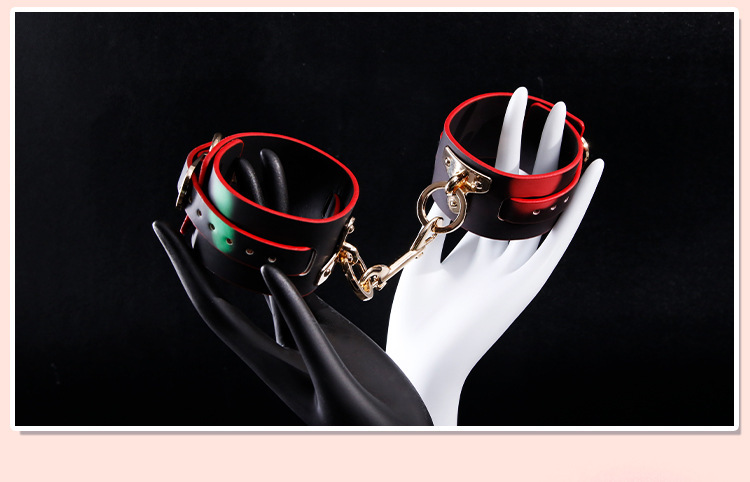 Color-Changing Wearable Collar with Metal Hardware for Adult Couples — detail image 21