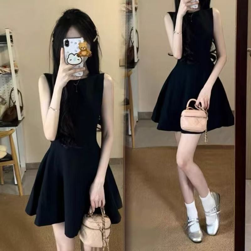 Mint Mambo French Hepburn Style 2026 Summer New Black Dress with Elegant Waist-Cinching and Slimming A-Line Short Skirt Mint Mambo French Hepburn Style 2026 Summer New Black Dress with Elegant Waist-Cinching and Slimming A-Line Short Skirt