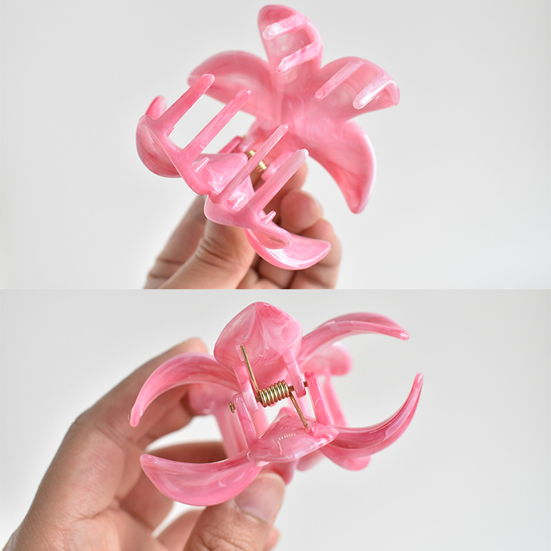 38g Weight Hair Claws Hair Accessories Type 1 Piece Quantity Casual Occasion Plastic, Resin Material Plumeria Pattern Women's Gender Simple Style Style Simple Style Women's Plumeria Plastic Resin Hair Claws 1