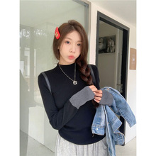 圆领针织衫上衣女2025年双色拼接时尚修身显瘦设计感内搭打底衫