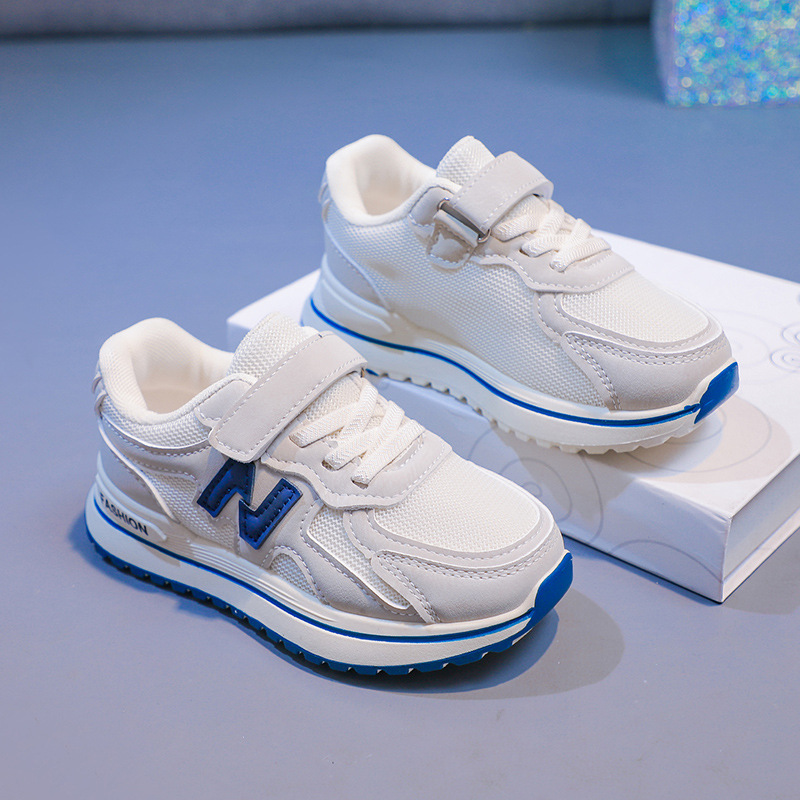男の子スポーツシューズ 2025 春と秋の新しい子供用ランニングシューズファッショナブルで多用途なメッシュ通気性のある小学生の靴|undefined