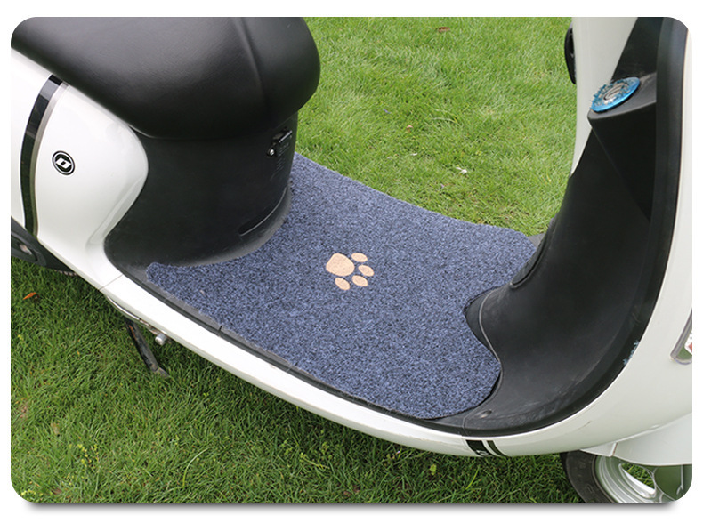 Universal electric vehicle floor mats can be cut to size, suitable for electric scooters and motorcycles, are waterproof, non-slip, and wear-resistant