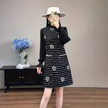 复古赫本风重工花朵刺绣条纹连衣裙女优雅荷叶边袖设计高级感穿搭