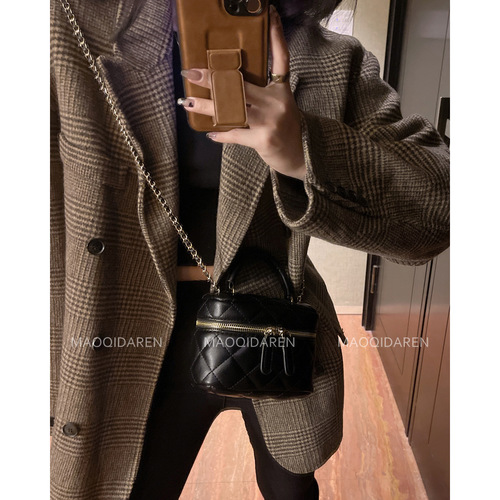 Cat Seven is a new style of small fragrant style rhombus chain versatile small bag hand-held shoulder crossbody bag mini bag