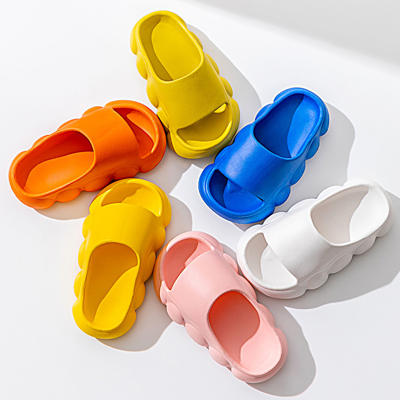 Zapatillas de Eva para niños Zapatillas de niñas de verano antideslizantes de fondo suave para niños ligeros para niños medianos y grandes zapatillas de dibujos animados para niños