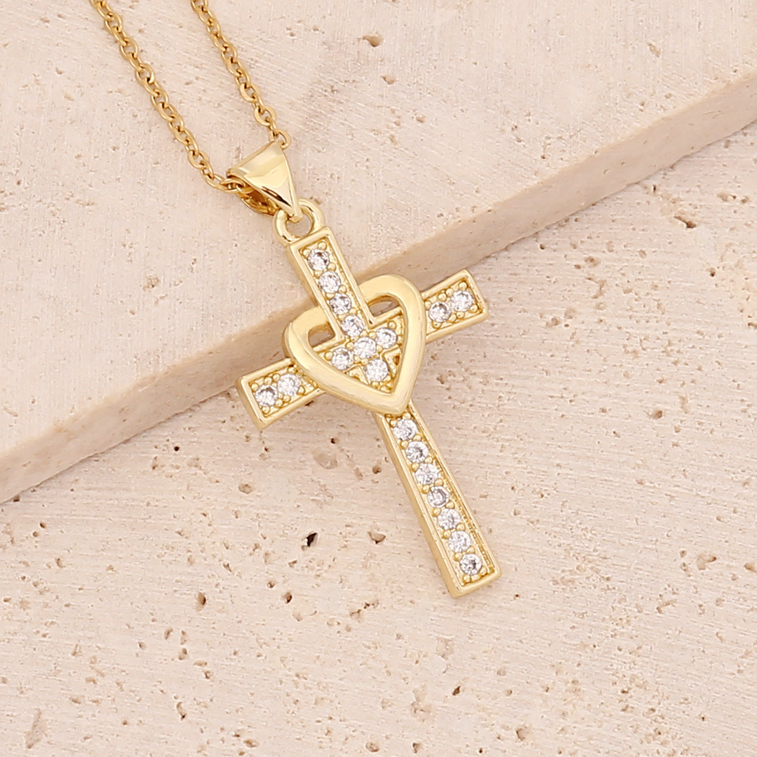 new copper micro-inlaid zircon hip-hop Virgin cross pendant 18K gold necklace