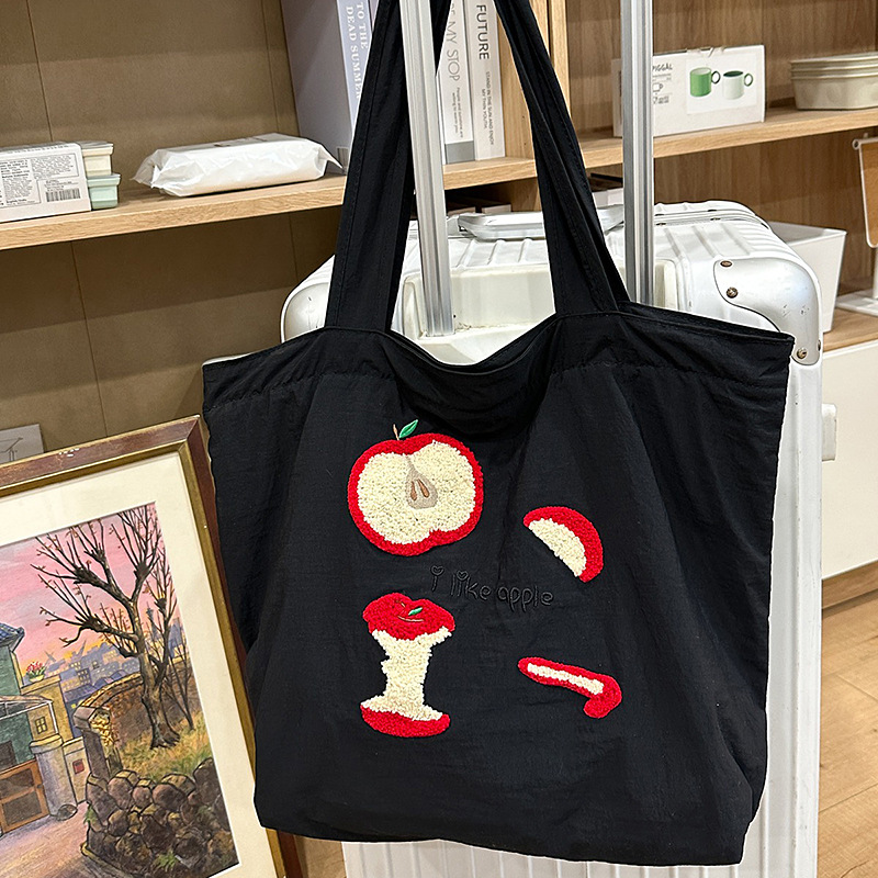 검은 사과