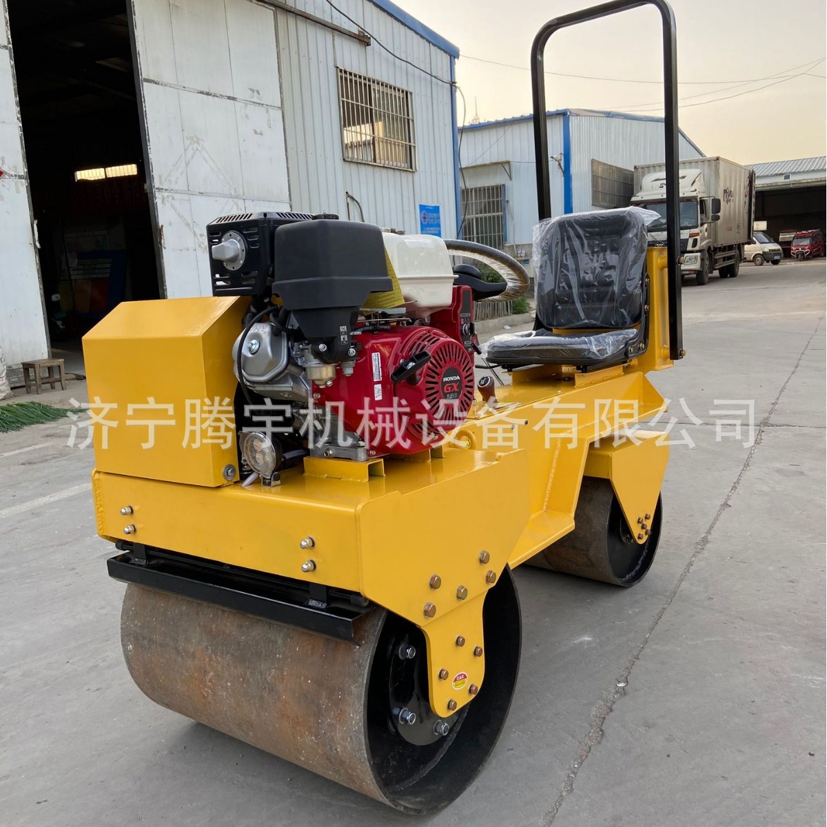 厂家供应小型坐驾式振动压路机 双钢轮振动压路机厂家高效
