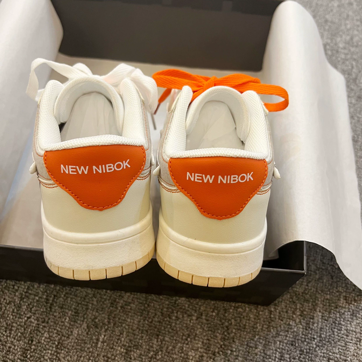 Supply of wild INS wind graffiti niche sports shoes female Korean version of street trend plate shoes campus Harajuku student shoes