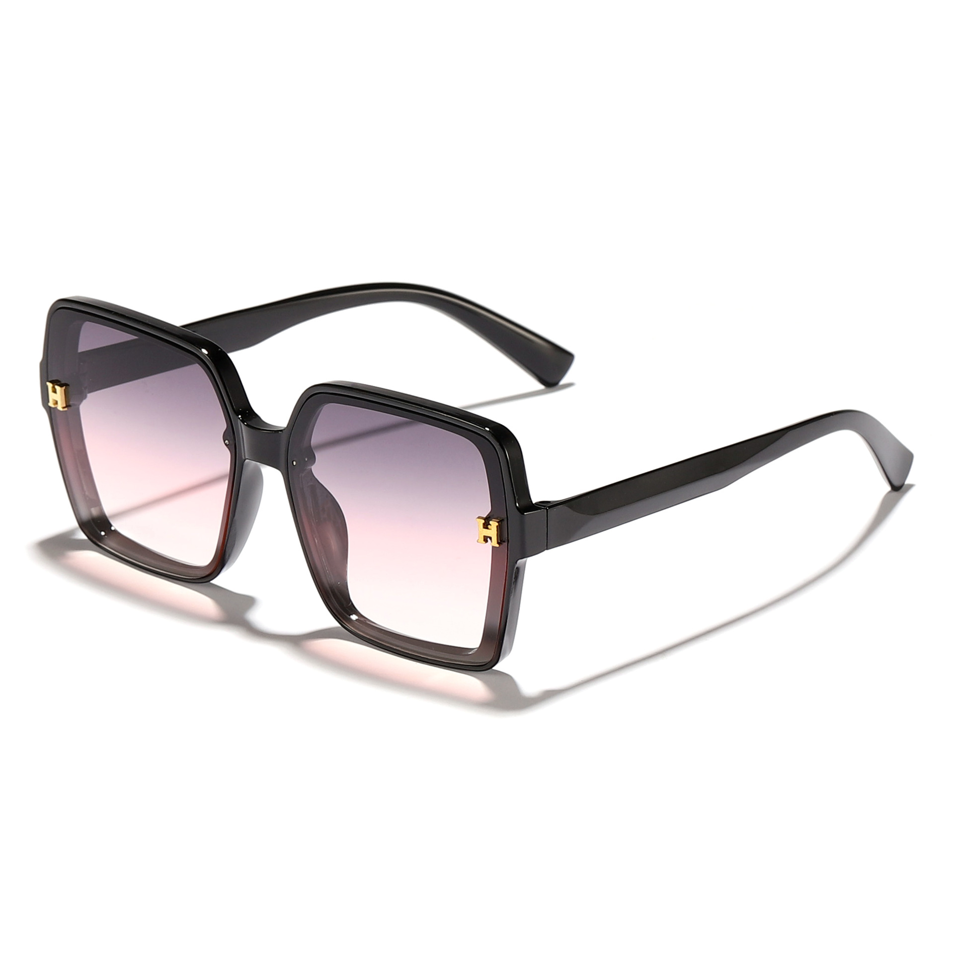 2024 nuevas gafas de sol anti-ultravioleta de marco generoso retro, accesorios de letras de sentido avanzado, gafas de sol imprescindibles para disparos callejeros de moda