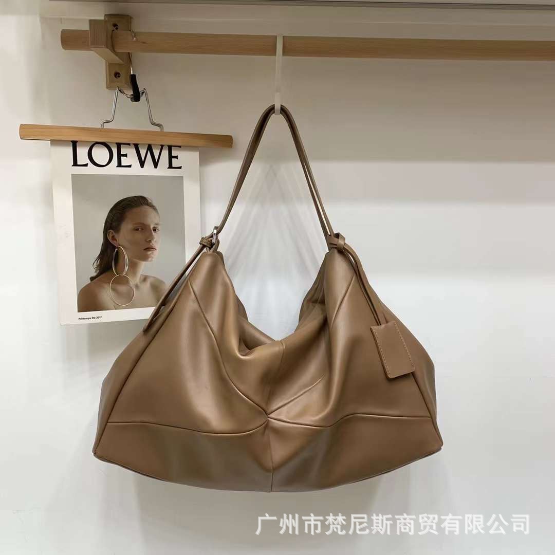흙 같은 노란색