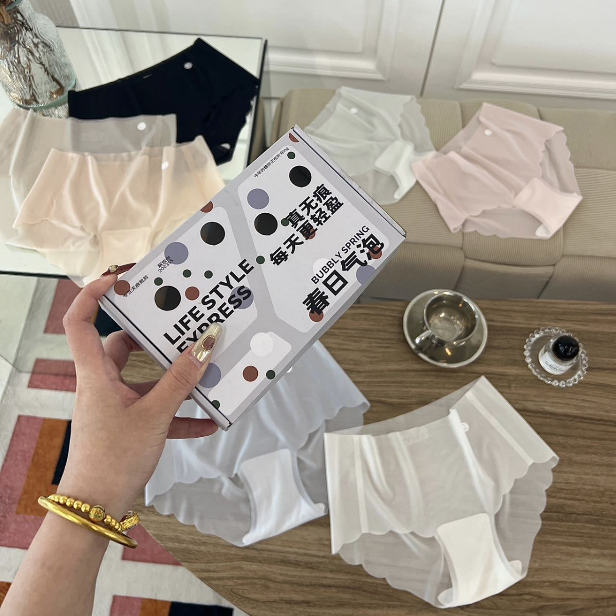 New summer products, mulberry silk ultra-thin mask pants for women, nude feeling, one-piece markless breathable women's underwear box