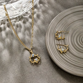 耳环;耳钉;项链