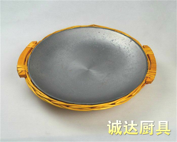 BH0D Raw Iron ChoppeD Pepper Fish HeaD Pot Rattan Basket GrilleD Fish Plate RounD Cast Iron Flat Pot Flats Bottom Dry Pot Frying Pan Shallow Pot SeafooD