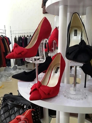 Counter Shoe Store Men's and Women's Shoe Display Rack Shoe Shelf Organic Acrylic High-Heeled Shoe Display Rack Shoe Holder Plum Blossom Rack