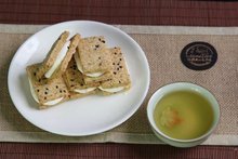 阿嬷妮台湾燕麦方块酥手工牛扎黄牛轧饼干糖庄家咸蛋饼干夹心