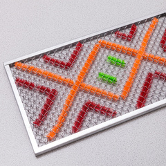 特別価格の小包はネットを踏みます。