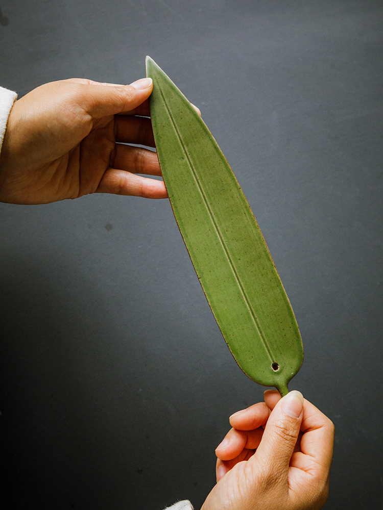 ♔景德镇手作陶瓷竹叶香插线香炉香板 日式熏香道具香托盒随身便