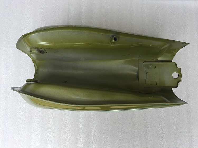Motorcycle parts: Jialing 70 large fuel tank, JH70 fuel tank, JH70 battery cover, side cover, side cover, thickened fuel tank