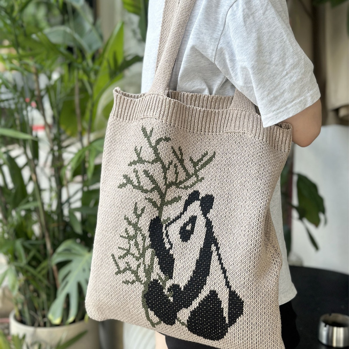 Cross-border Amazon Cute Cartoon Panda Pattern Knitted Wool Shoulder Bag Artistic All-match Woven Tote Bag for Women - 1