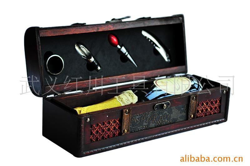 供应豪华仿古酒盒，酒具，开瓶器，酒塞，价格优惠