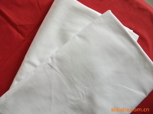 供应涤棉斜纹漂白布21*21  108*58  60寸涤棉65/35
