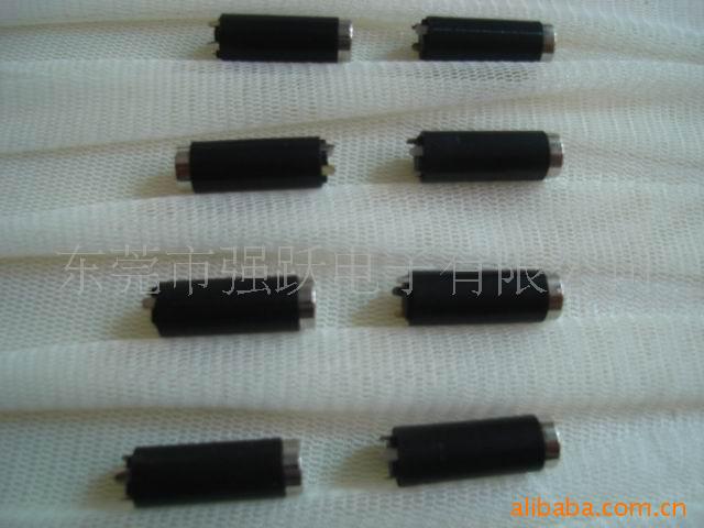 供应3.5*5.6立体黑胶母座插头