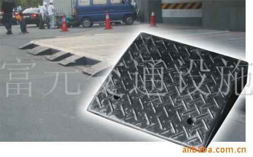 供应橡胶路沿坡 斜坡垫 50*32*14cm 48*41*11cm高 小区台阶垫