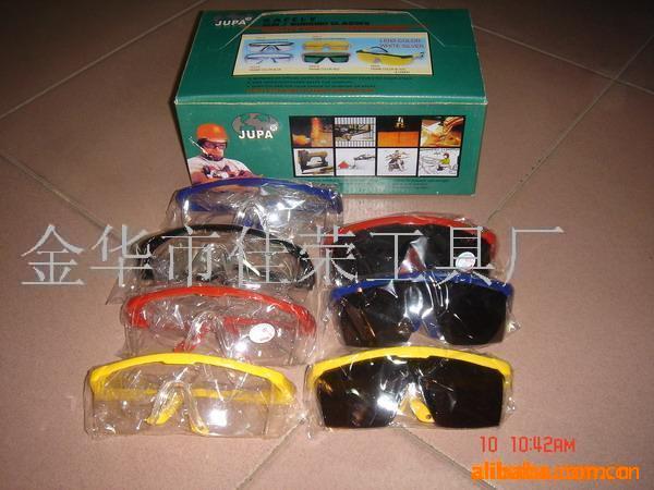 专业供应防风沙抗冲击可调节眼镜  多种优良防尘眼镜现货批发