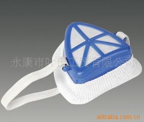 优质推荐防尘口罩 防护口罩 塑料口罩 供应翻盖防尘木字口罩