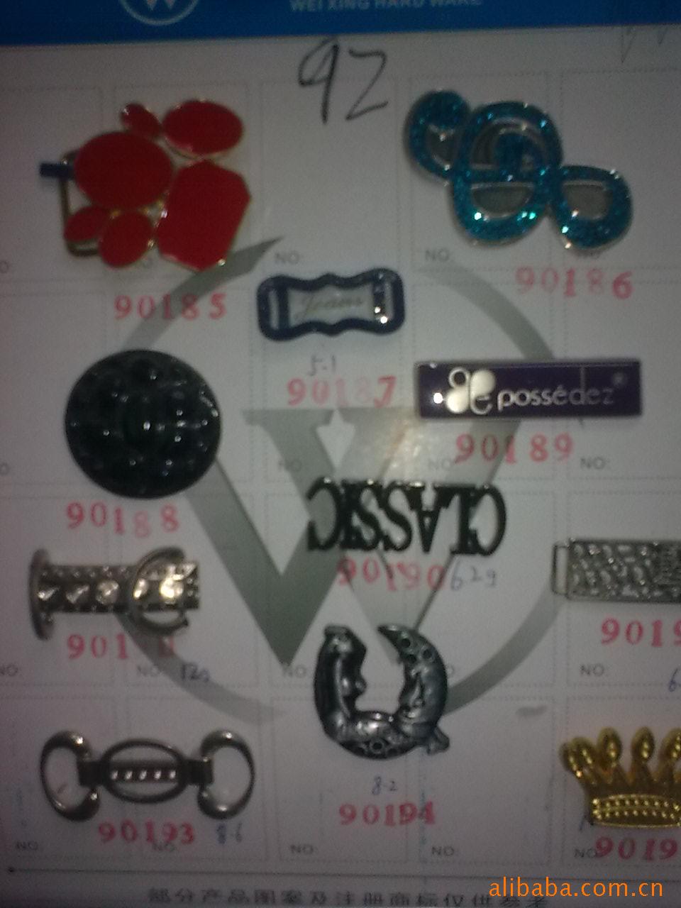 【伟兴辅料】提供时尚箱包五金标，国际品牌的理想搭档