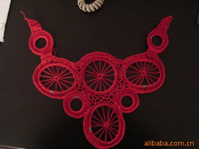供应手工胸花，手钩衣领手工钩编花款式。品种全