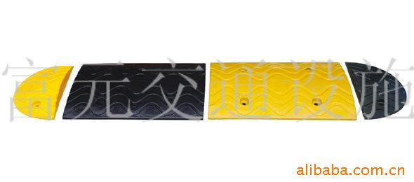 供应橡胶减速带 30cm宽波浪纹 小区公路减速板