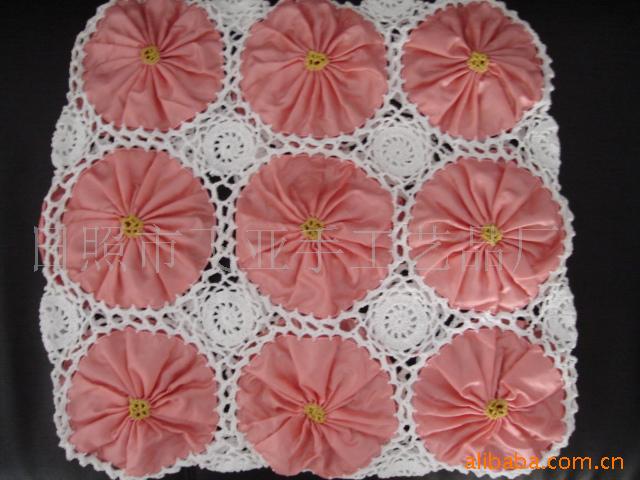 供应手钩花抱枕套．手勾花边抱枕套．手钩花边抱枕套．钩编花枕套