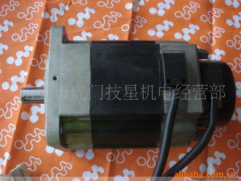 B 伺服电机R88M-U10030V-S1 R88M-UE10030V-S1 R88M-UE10030H-S1