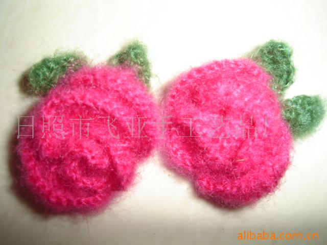 加工定做各种花型编织钩花田园清新胸花．服饰胸花．手工钩花