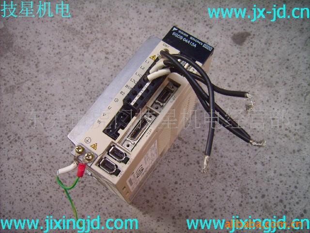 二手安川伺服驱动器SGDS-04A01A      保好保修三个月