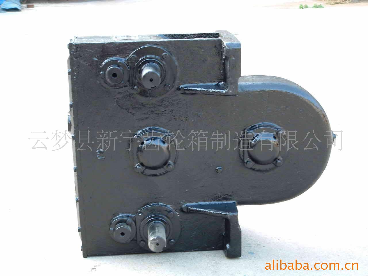 供应油田供水车专用齿轮箱(分动箱)