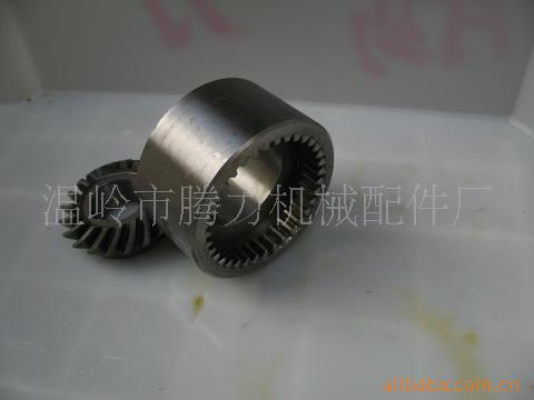 传动齿轮,尾主轴,螺旋伞齿,传动轴
