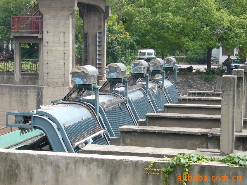 厂家直销-旋转式/回转式格栅除污机/粗格栅