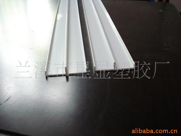 供应PVC塑料型材，彩色型材
