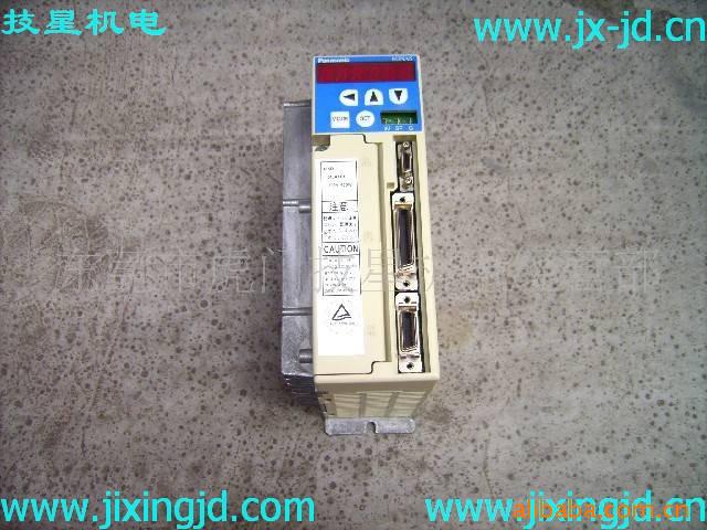 二手松下伺服驱动器MSD013A1X   保修三个月