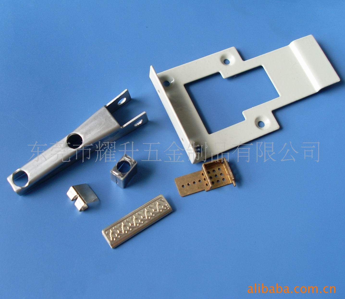 厂家供应电池接触片，金属弹片，电池片等五金配件产品