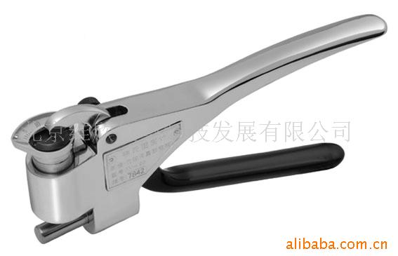 不锈钢和低碳钢材料，测试冷轧板、热轧板、W-B92韦氏硬度计