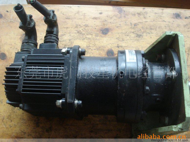 安川伺服电机SGMGH-05A2A61   SGMG-05A2A6B